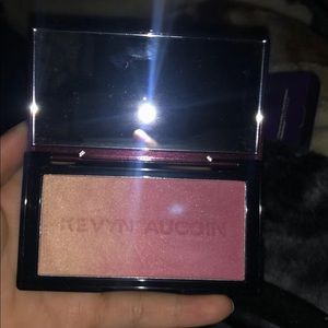 Kevyn aucoin blush